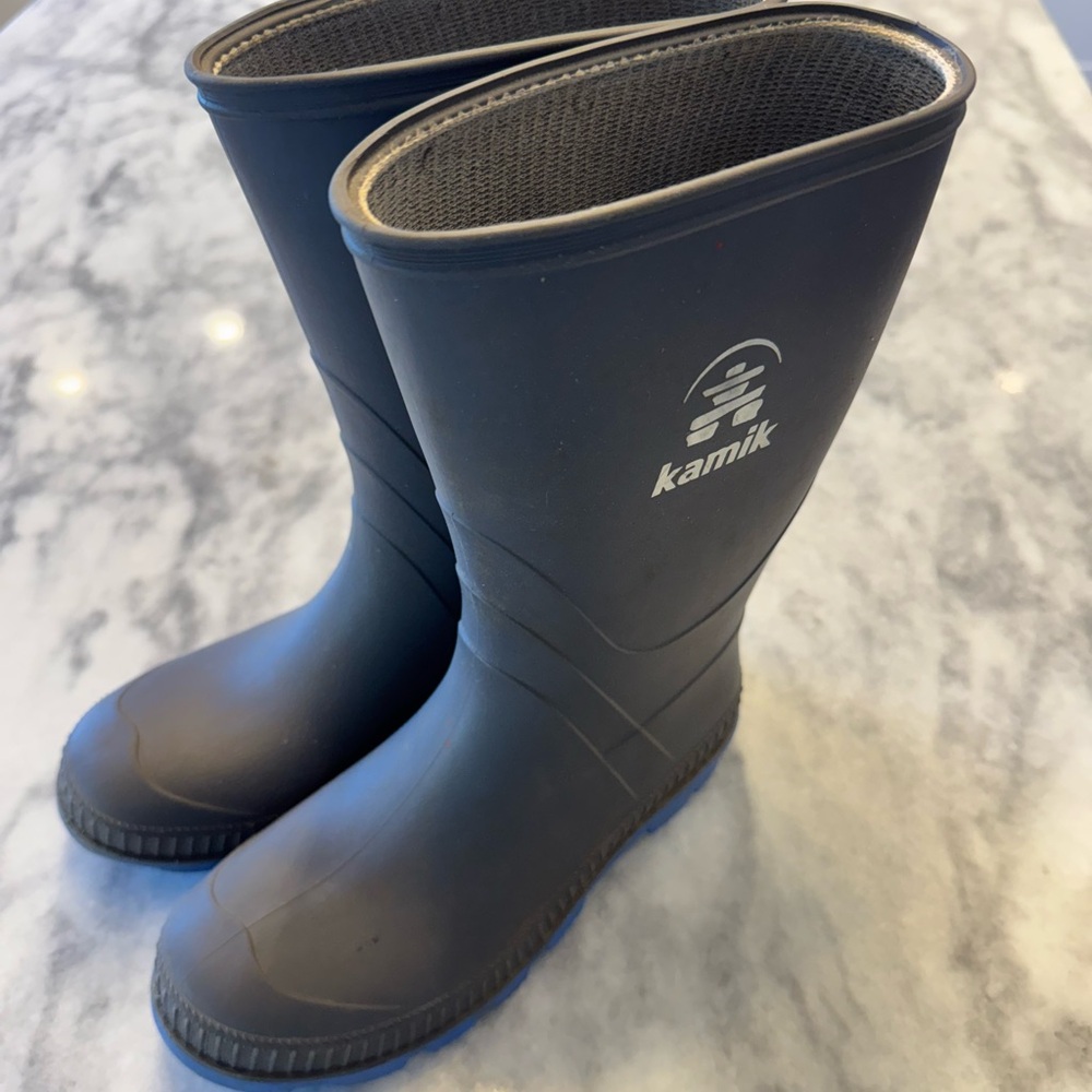 Kamik boys rain boots, size 3